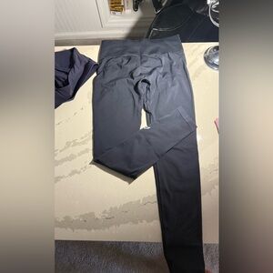 Oner Active Effortless Seamless Leggings 
worn once
size Large in Long length